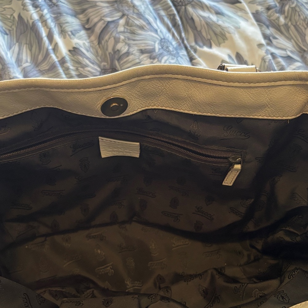 Gucci Brown and Cream Heart Accent Tote - Picture 4 of 11